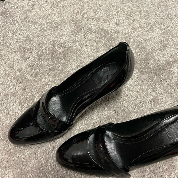 Burberry Black Patent Leather Dress Shoes/Heels Size 6 ( almost new, worn once) - Picture 5 of 5